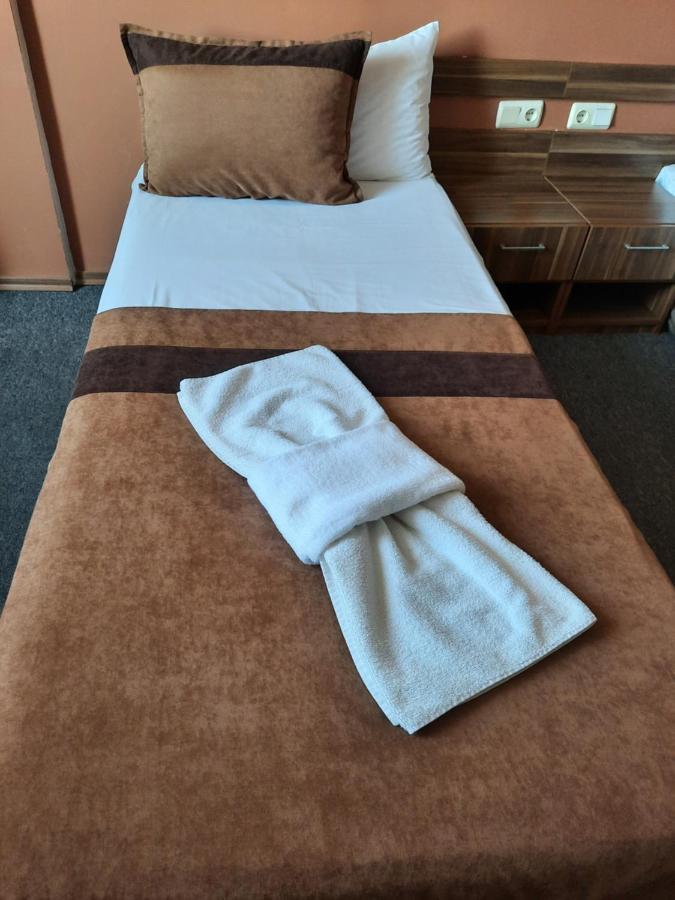 Hotel Mizia トゥルゴヴィシテ エクステリア 写真