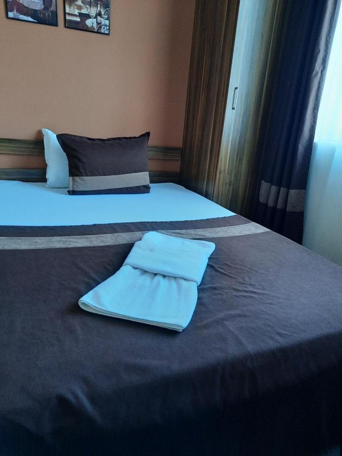 Hotel Mizia トゥルゴヴィシテ エクステリア 写真
