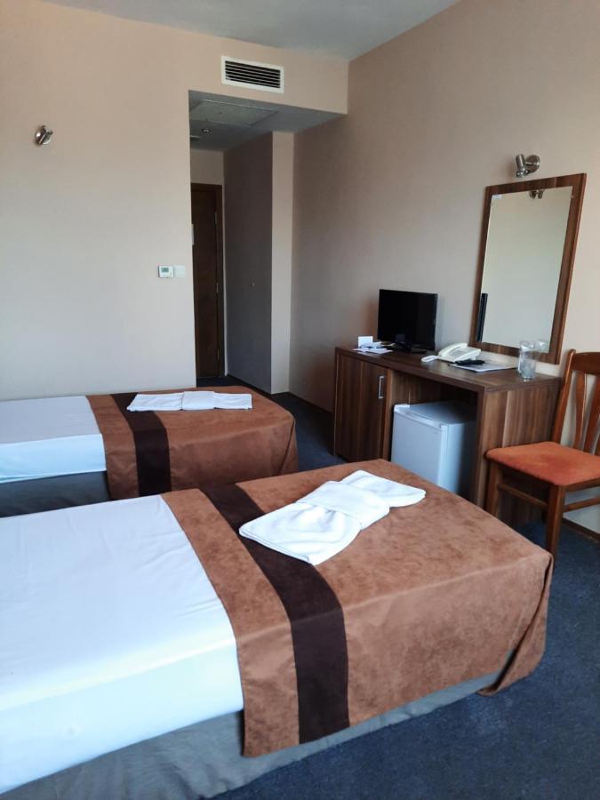 Hotel Mizia トゥルゴヴィシテ エクステリア 写真